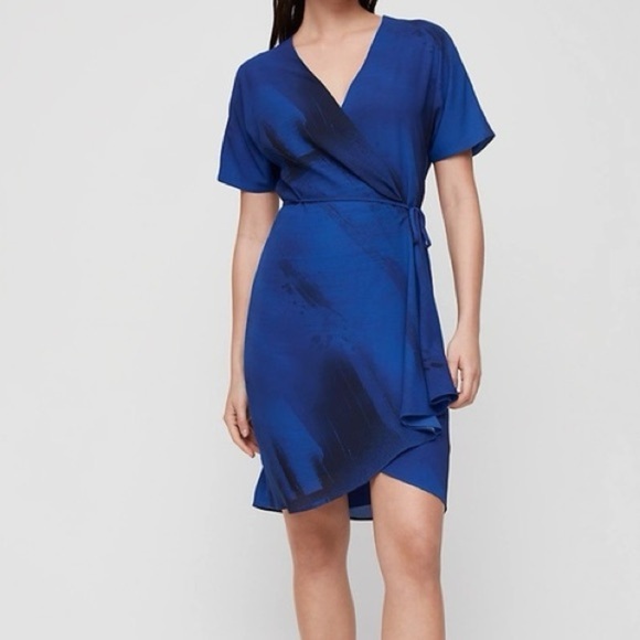Babaton Dresses & Skirts - Babaton Aritzia Wallace wrap dress Sz S